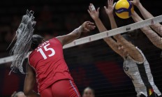 爱游戏视频-北美球员在排球比赛中取得胜利，成为焦点