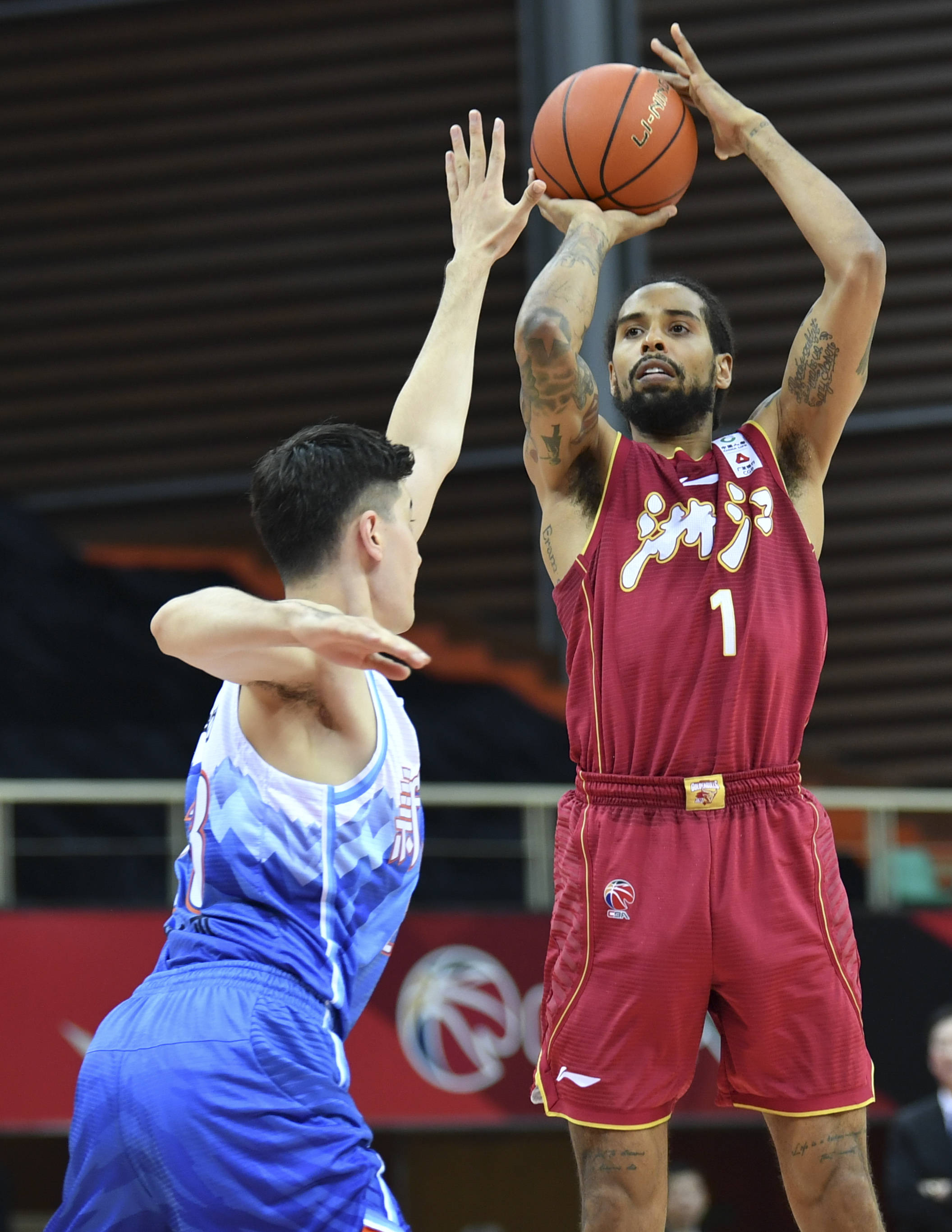 比赛中球员的技艺展现无限风采