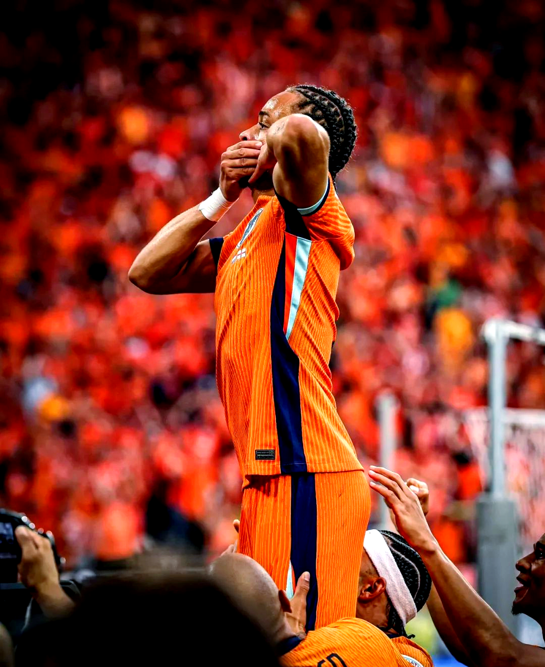 关于英格兰联赛力挽狂澜，向前迈进的信息