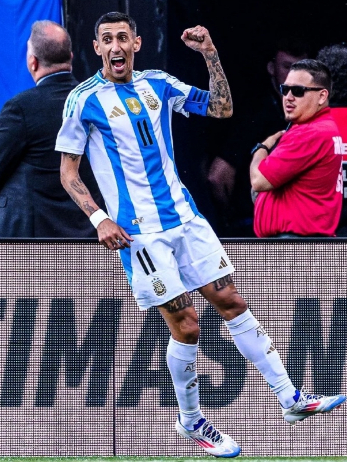 关于厄瓜多尔足球联赛挑战赛场热火朝天的信息