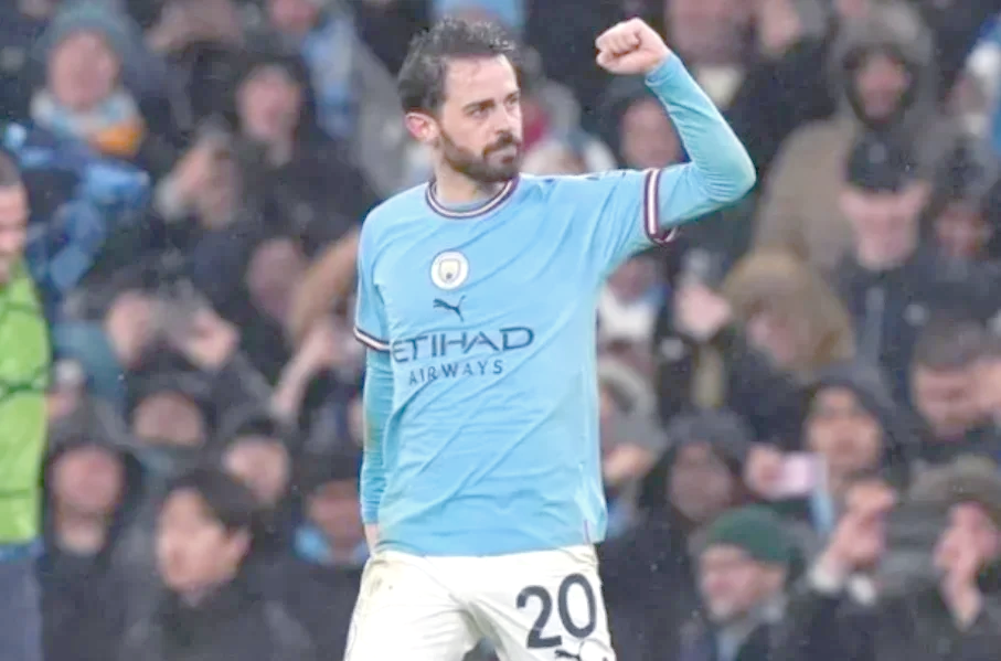 曼联展现实力，莱斯特城在英超联赛中败北的简单介绍