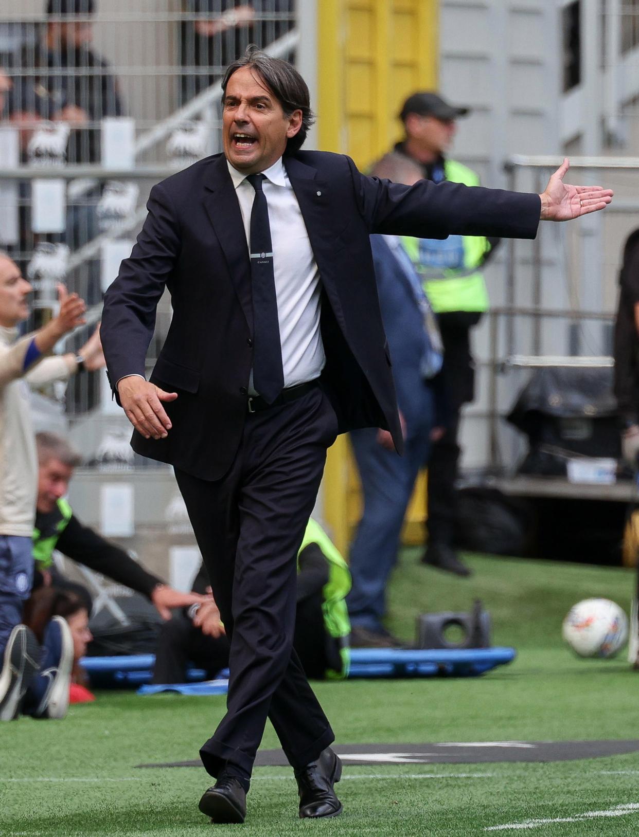 包含罗马尼亚国脚赴英超球队试训的词条