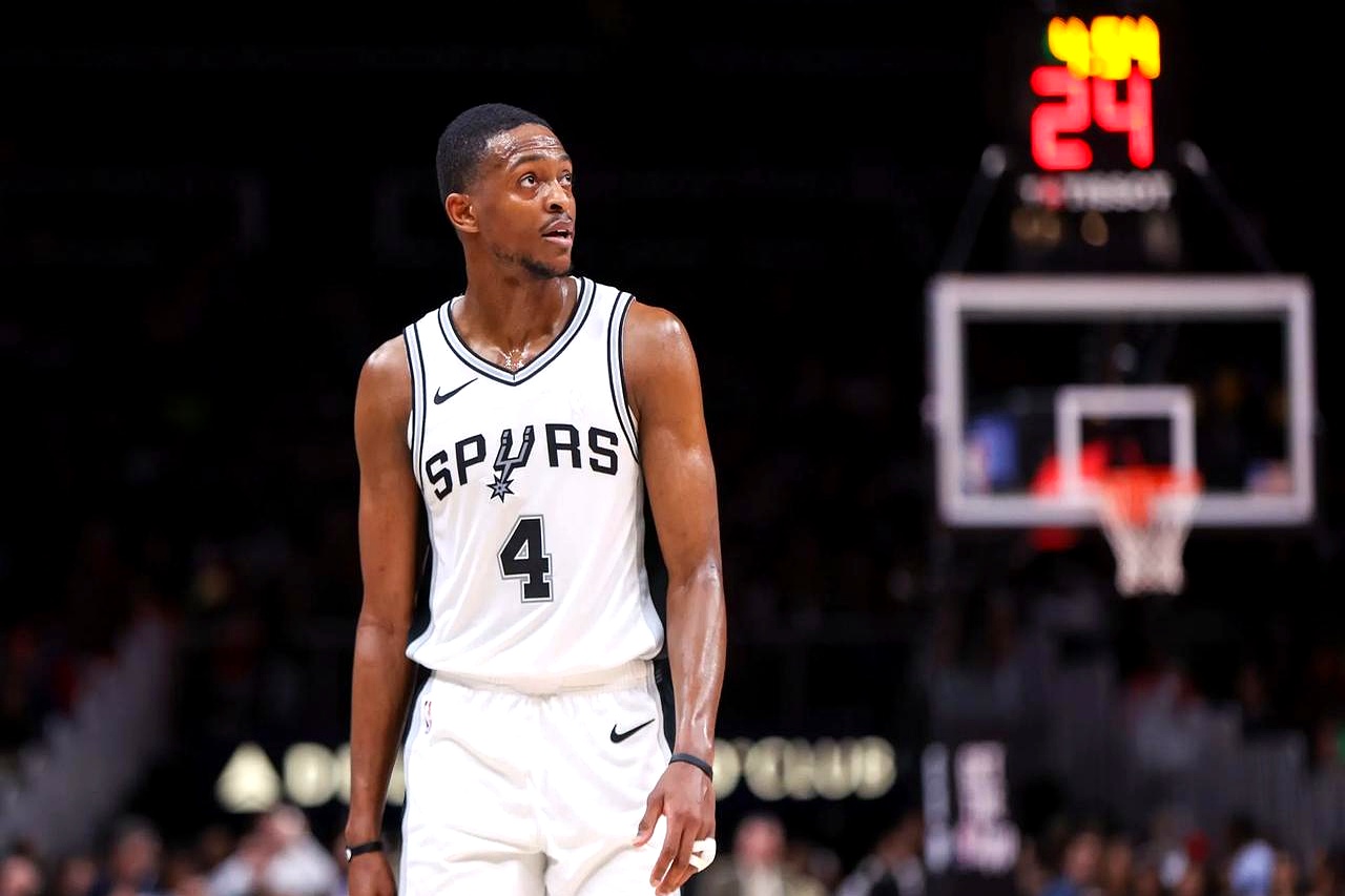 包含马刺球员凯尔-安德森赛季报销的词条