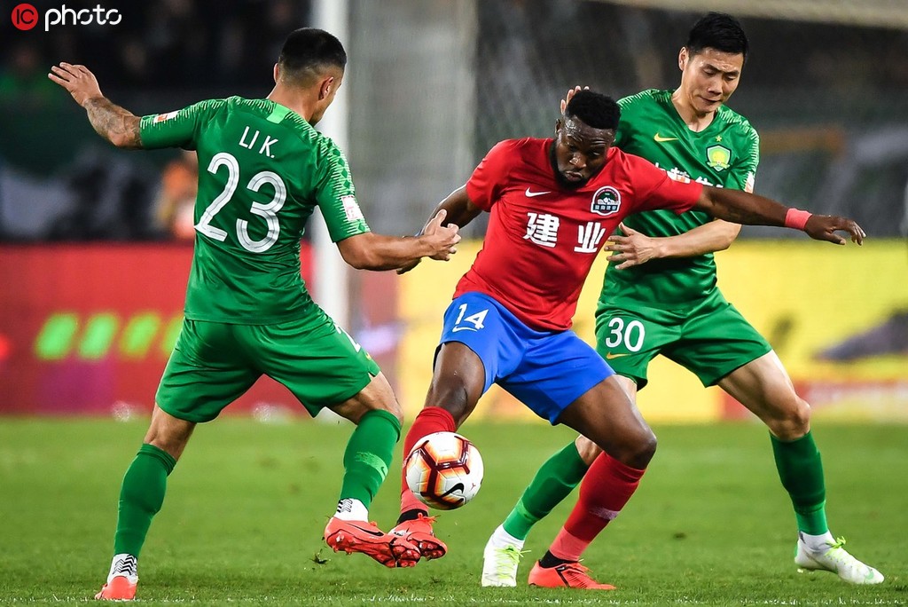 国安大胜建业,登顶积分榜领先第二名两分 国安大胜建业,登顶积分榜领先第二名两分