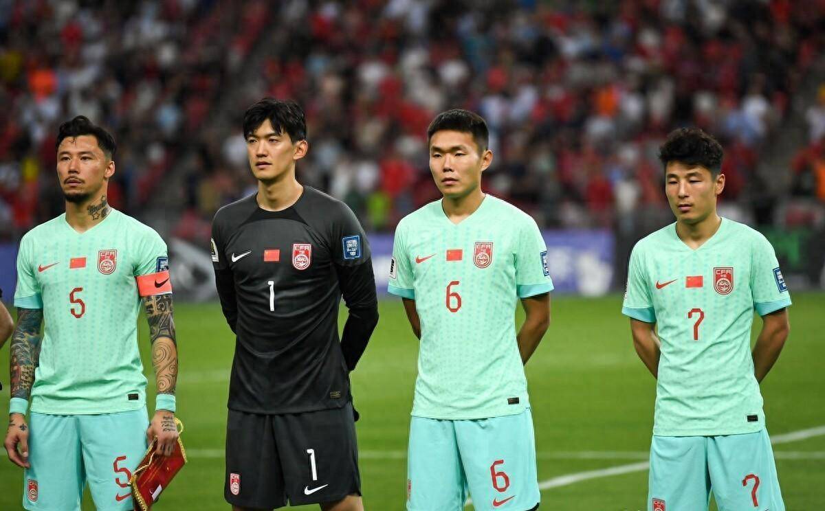 国际足球比赛中中国队员尽显风采成为焦点的简单介绍