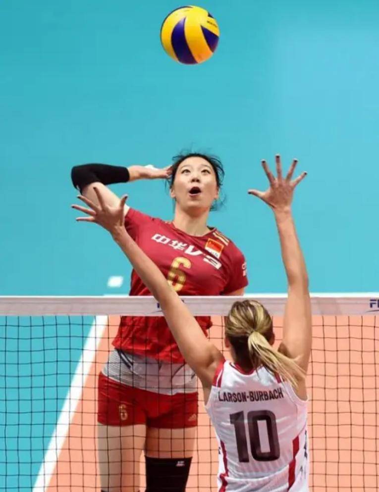 排球赛场名将相遇，华丽扣杀无可阻挡的简单介绍