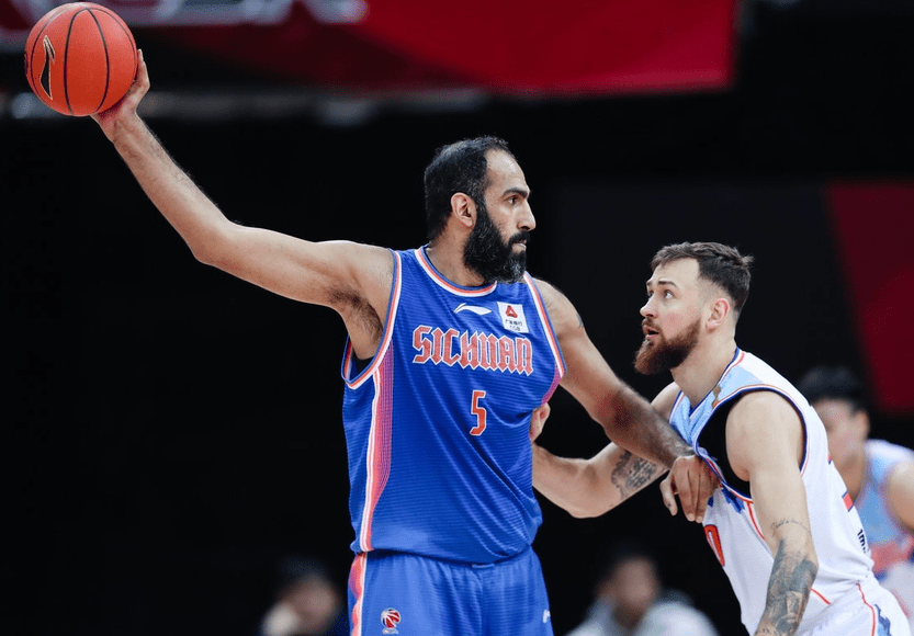 深圳队豪取8连胜锁定季后赛席位，劲头十足的简单介绍