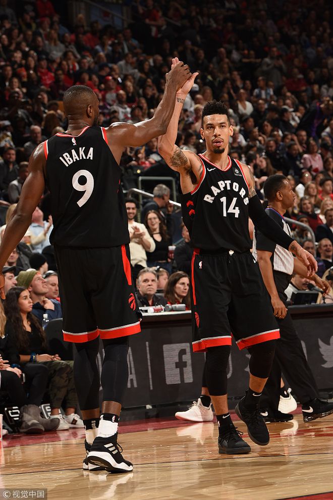 猛龙主场大胜灰熊,赛乔林贡献突出 猛龙主场大胜灰熊,赛乔林贡献突出