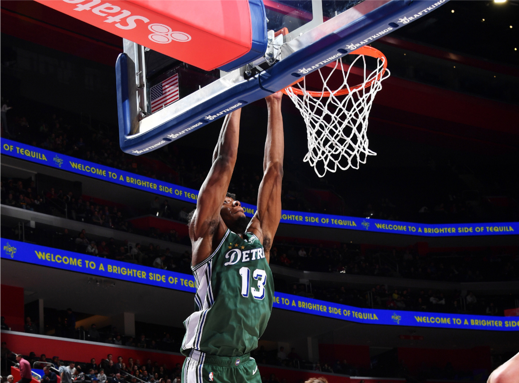 活塞外线突破连续得分反超掘金的简单介绍