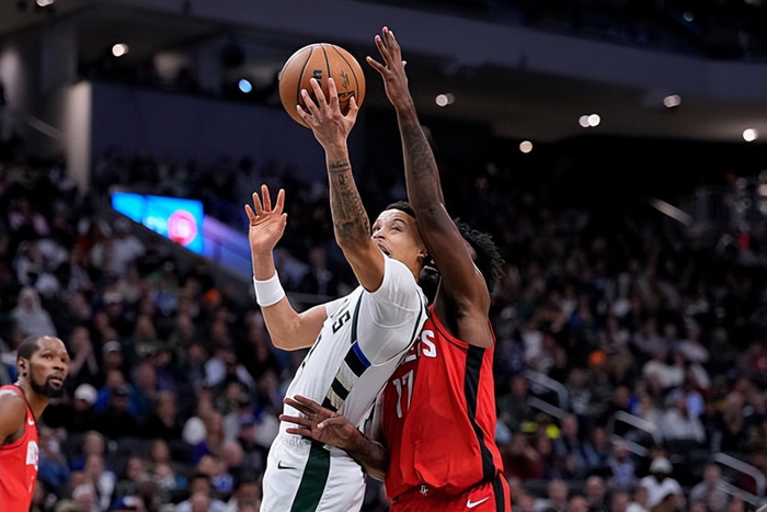 「火箭胜雄鹿积极备战季后赛」